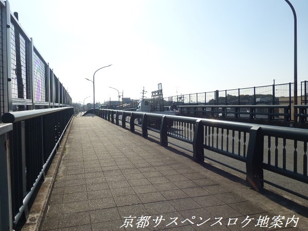 跨線道路橋