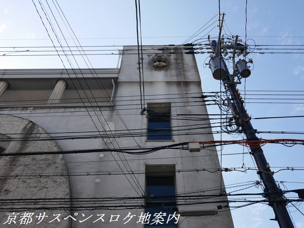 電線と近代建築